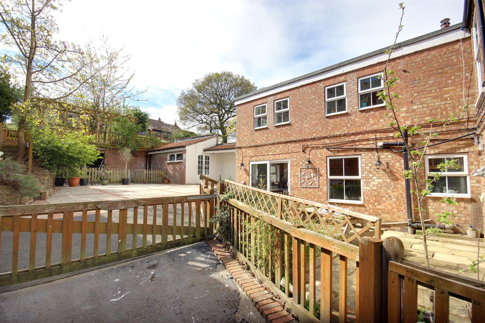 West End, Walkington